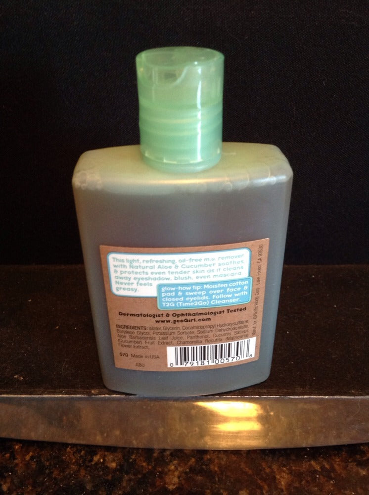 Lightweight Oil-Free Makeup Remover with Aloe & Cucumber - 3.78 fl oz