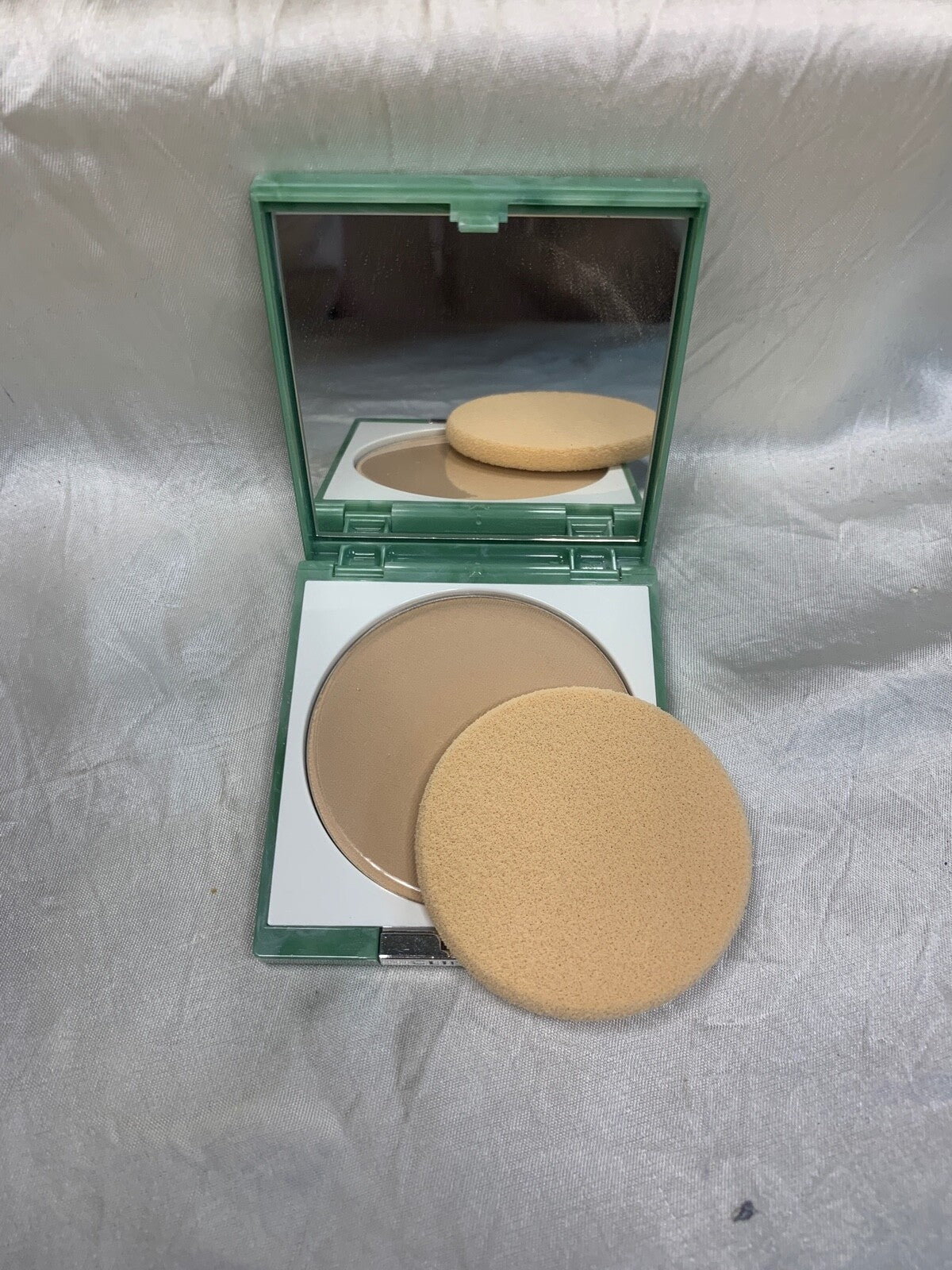 Translucent Face Powder for Matte Finish Oil-Free 7.6g - Stay Neutral