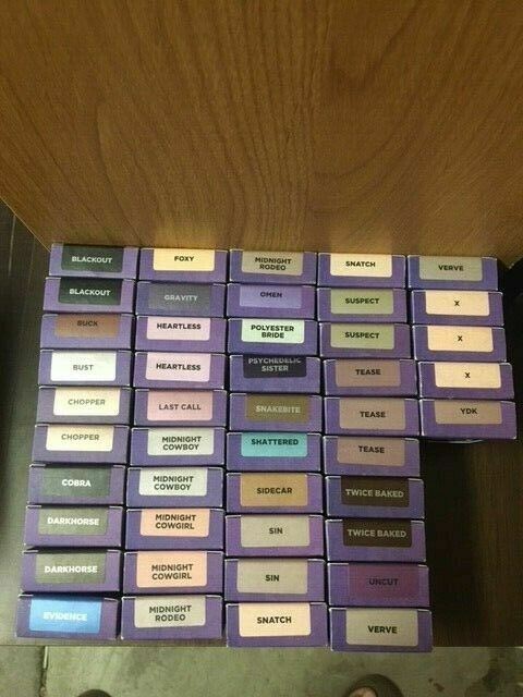 Urban Decay Eyeshadow Palette - Multiple Shades in Velvety Finish, 0.05oz