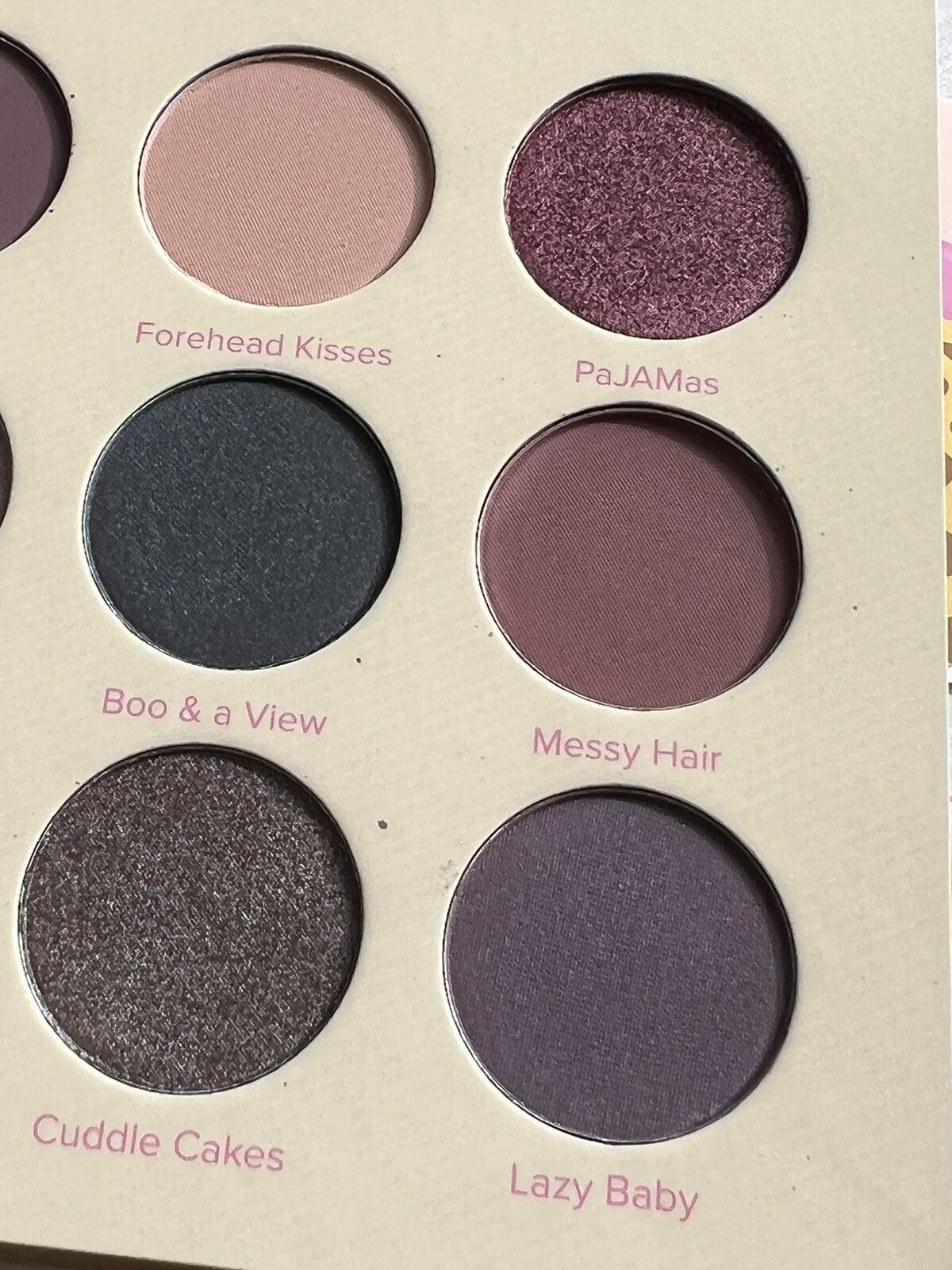 Neutral Eye Shadow Palette with Matte and Shimmer Shades - Breakfast In Bed