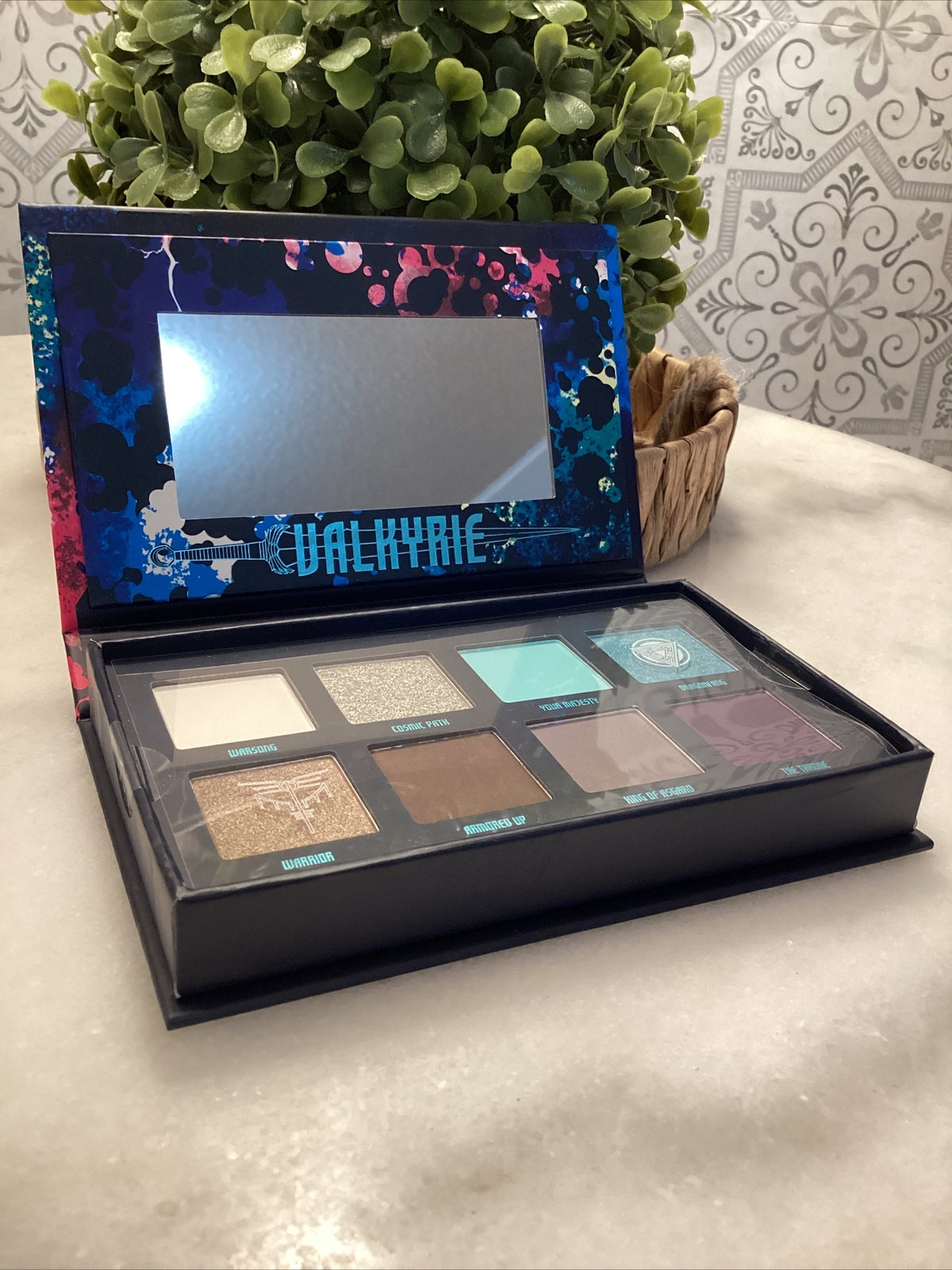 Limited Edition Eye Shadow Palette - Thor Love and Thunder Vackyrie