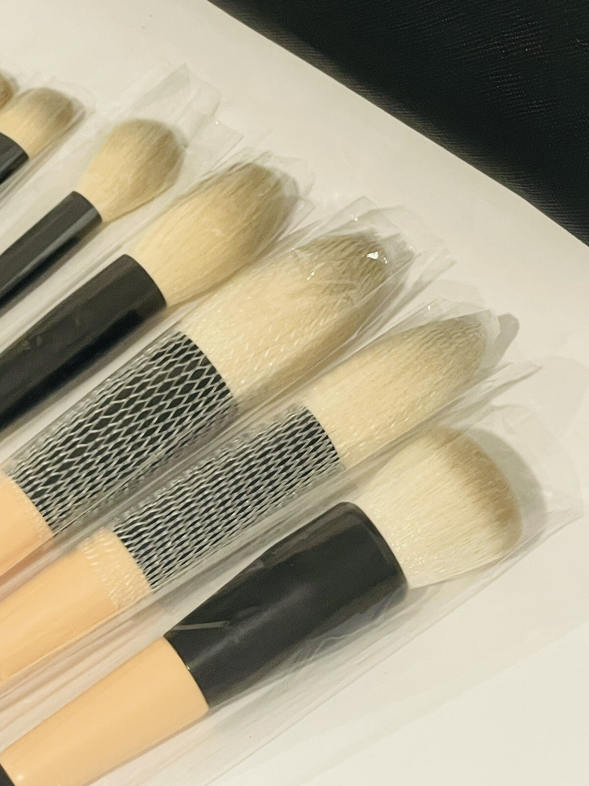 Premium Makeup Brush Set 12 Pcs with Storage Case - Professional Cosmetic Tools
