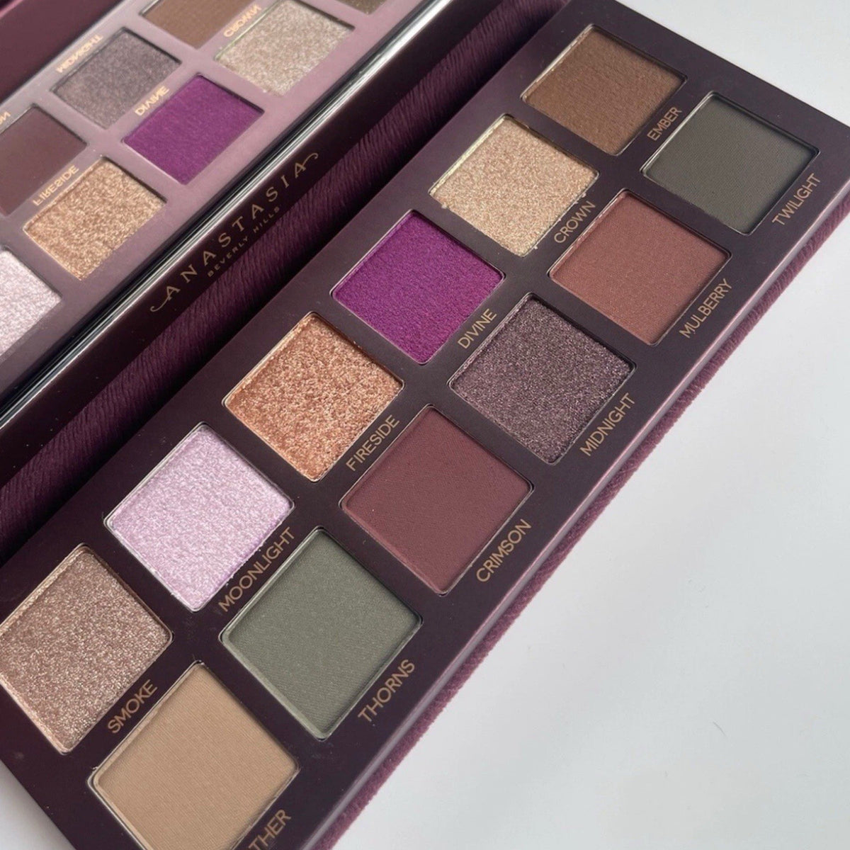 Fall Romance Eyeshadow Palette - 12 High-Pigment Shades for Stunning Looks