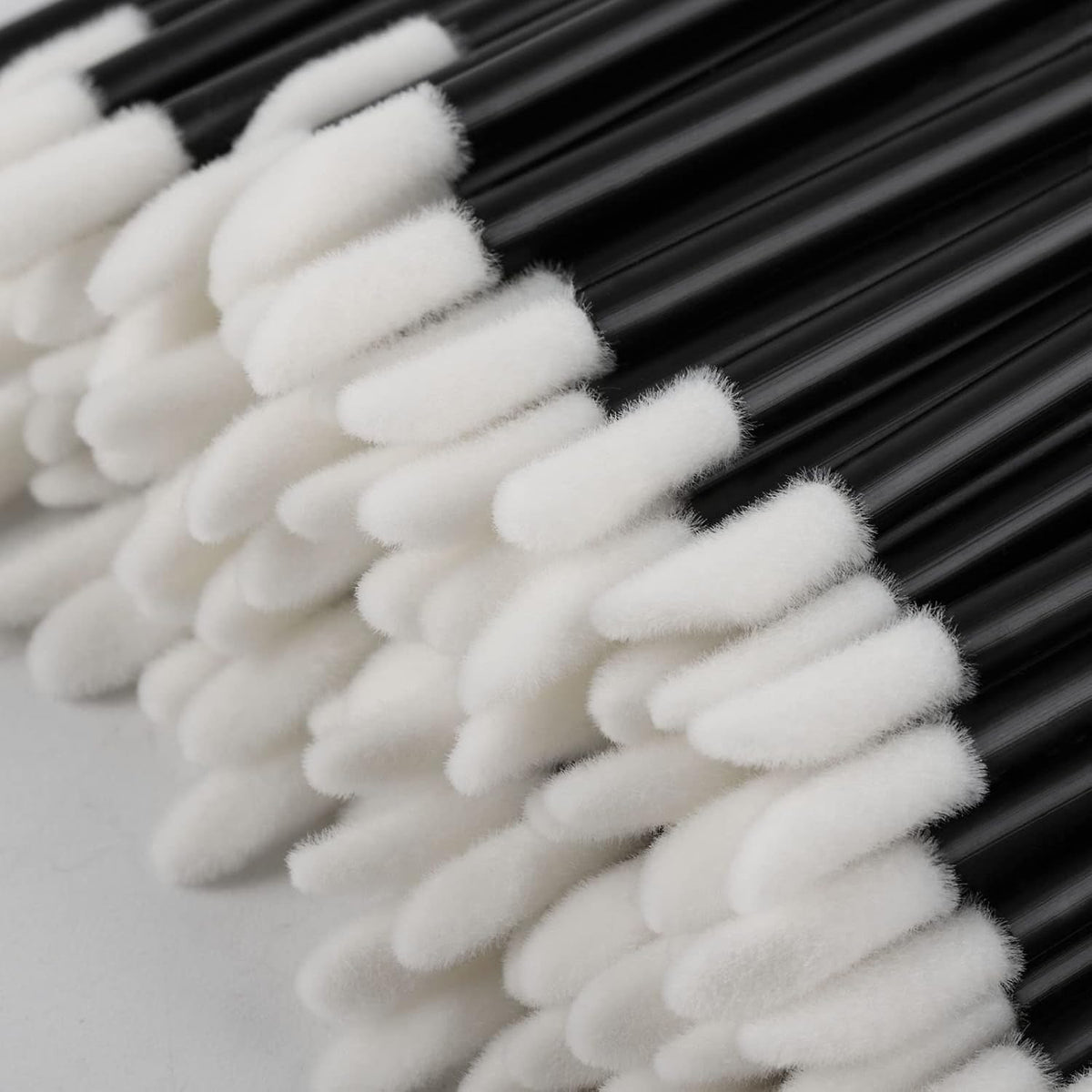 Disposable Lip Brush Set - 300 Makeup Applicator Wands for Lipstick & Gloss