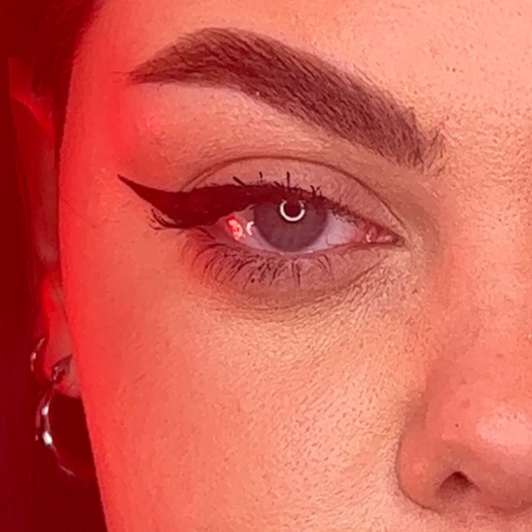 Matte Waterproof Eyeliner Pen - Precise Long-Lasting Eye Makeup