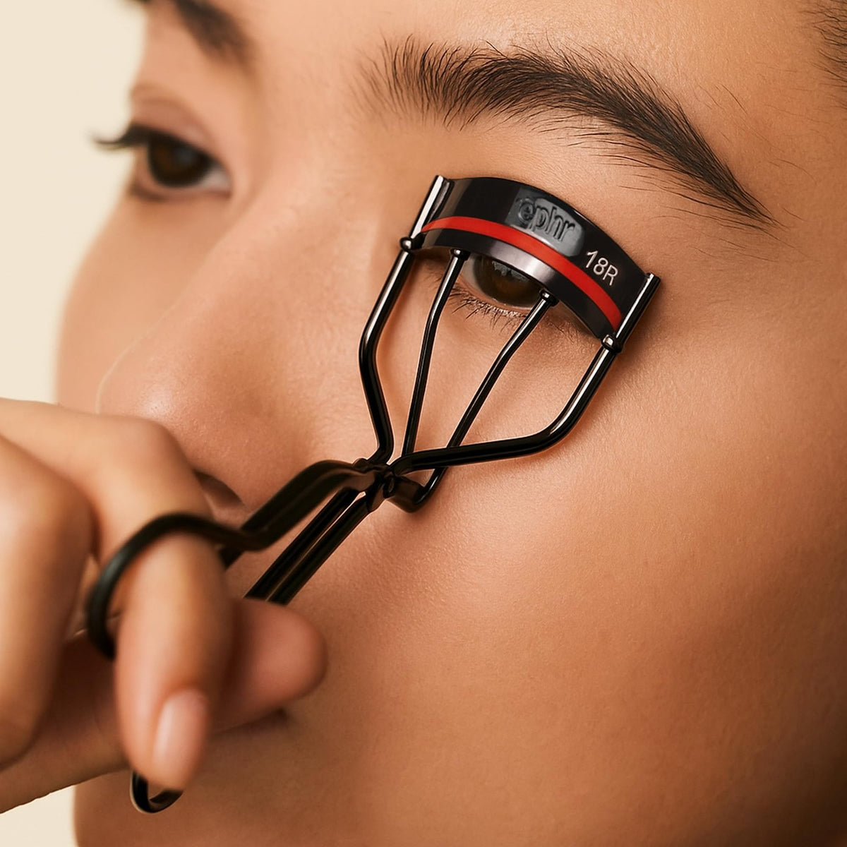 Narrow & Round Eyelash Curler for Small, Rounded Eyes - Professional Lash Tool