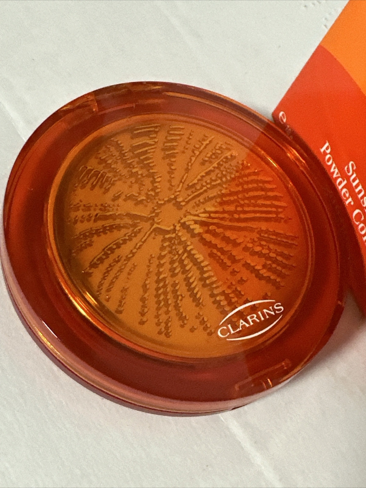 Clarins Bronzing Sun Powder Compact for Contour and Tanning