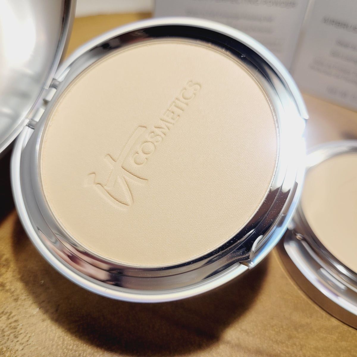 it Cosmetics CC+ Airbrush Perfecting Powder Light - Sheer to Full Coverage