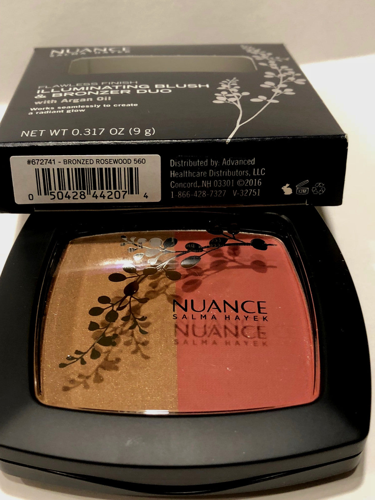 Nuance Illuminating Blush & Bronzer Duo with Argan Oil - Shade 560 Bronzed Rosewood