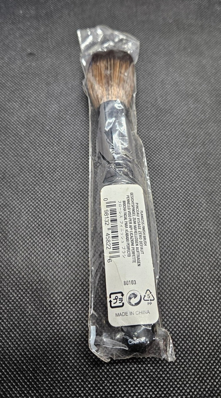 bareMinerals Flawless Finish Brush 80103 - Sealed & Authentic Makeup Brush