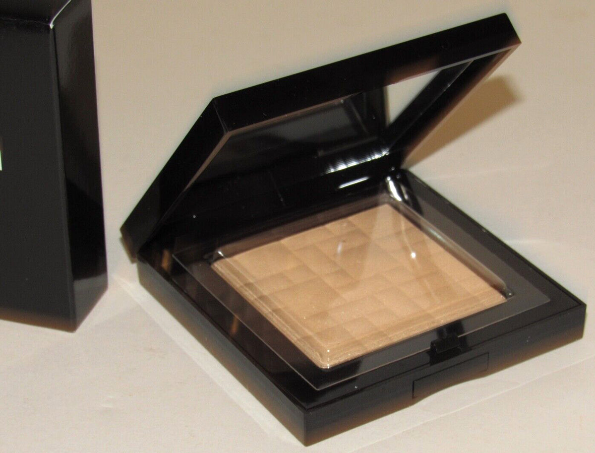 Bobbi Brown Highlighting Powder Quartz Glow Full Size Makeup Highlighter 0.28 Oz