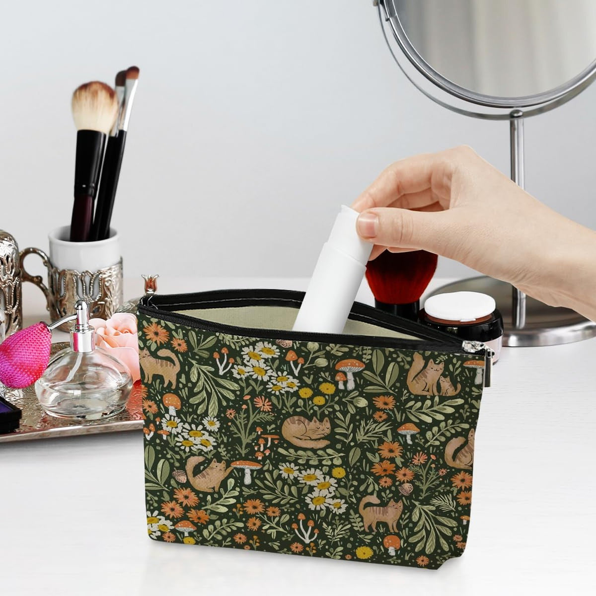 Cat-Themed Makeup Bag – Cute Floral Mushroom Cosmetic Pouch for Women