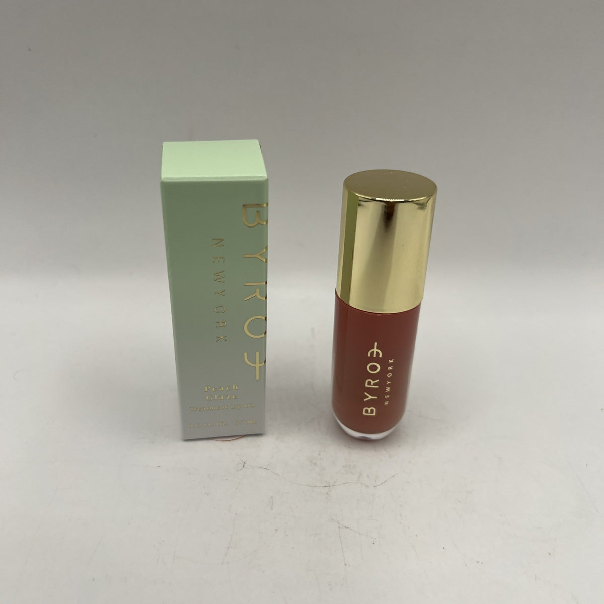 Peach Lip Oil Treatment - Hydrating Lip Care with Gloss Finish