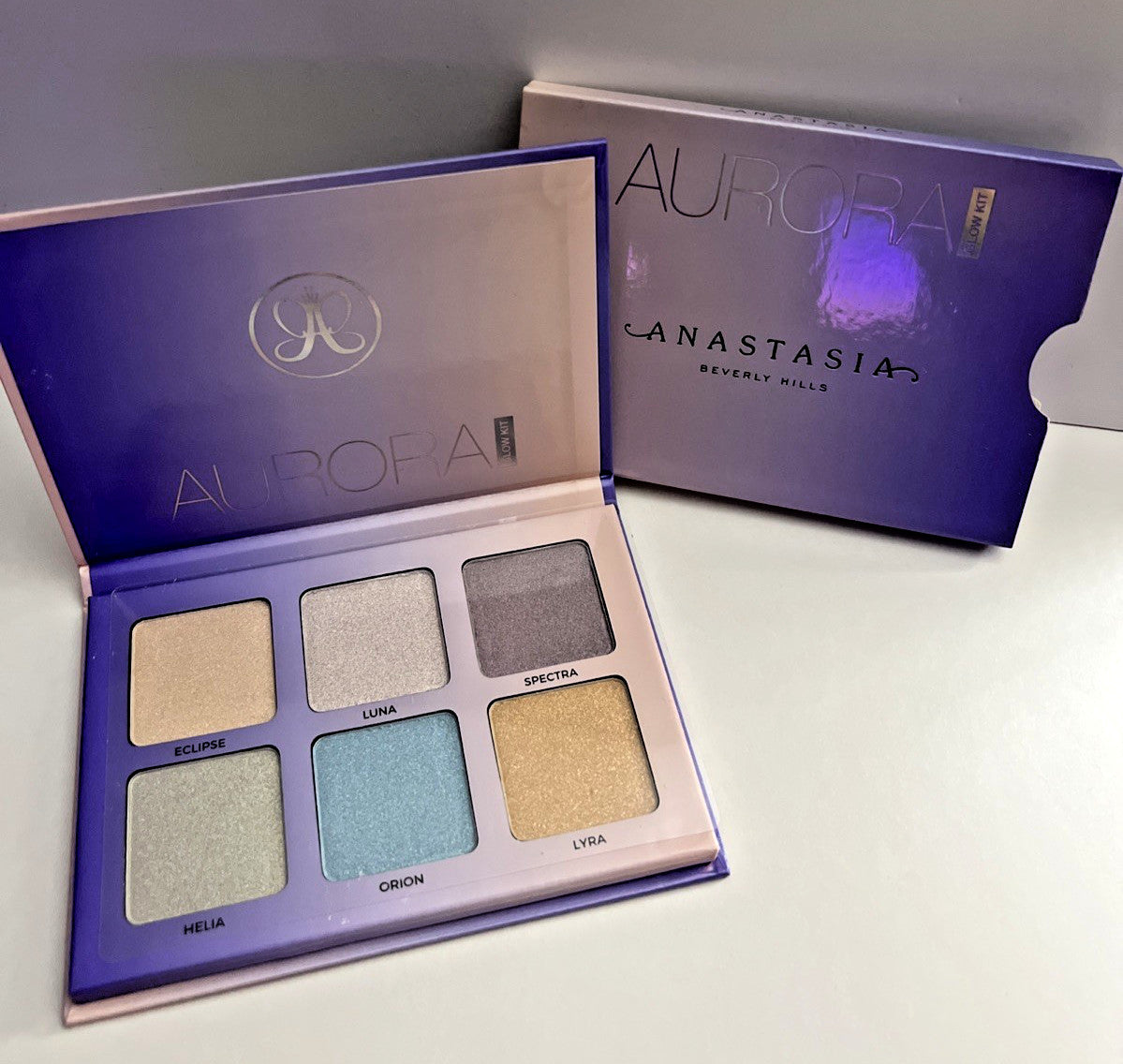 Anastasia Beverly Hills Aurora Glow Kit - 6 Shades Illuminating Palette