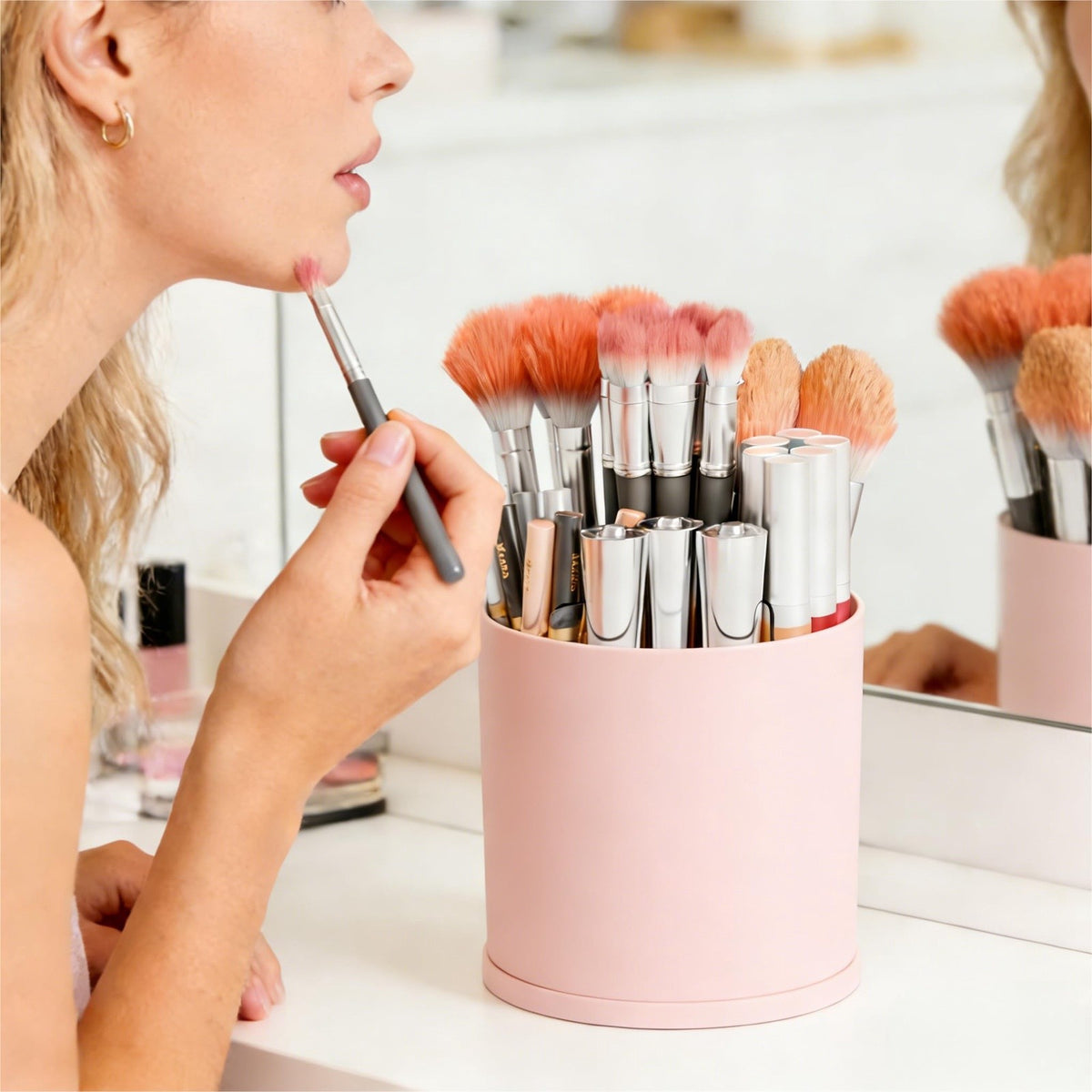 Rotating Makeup Brush Holder with 6 Compartments - Pink
