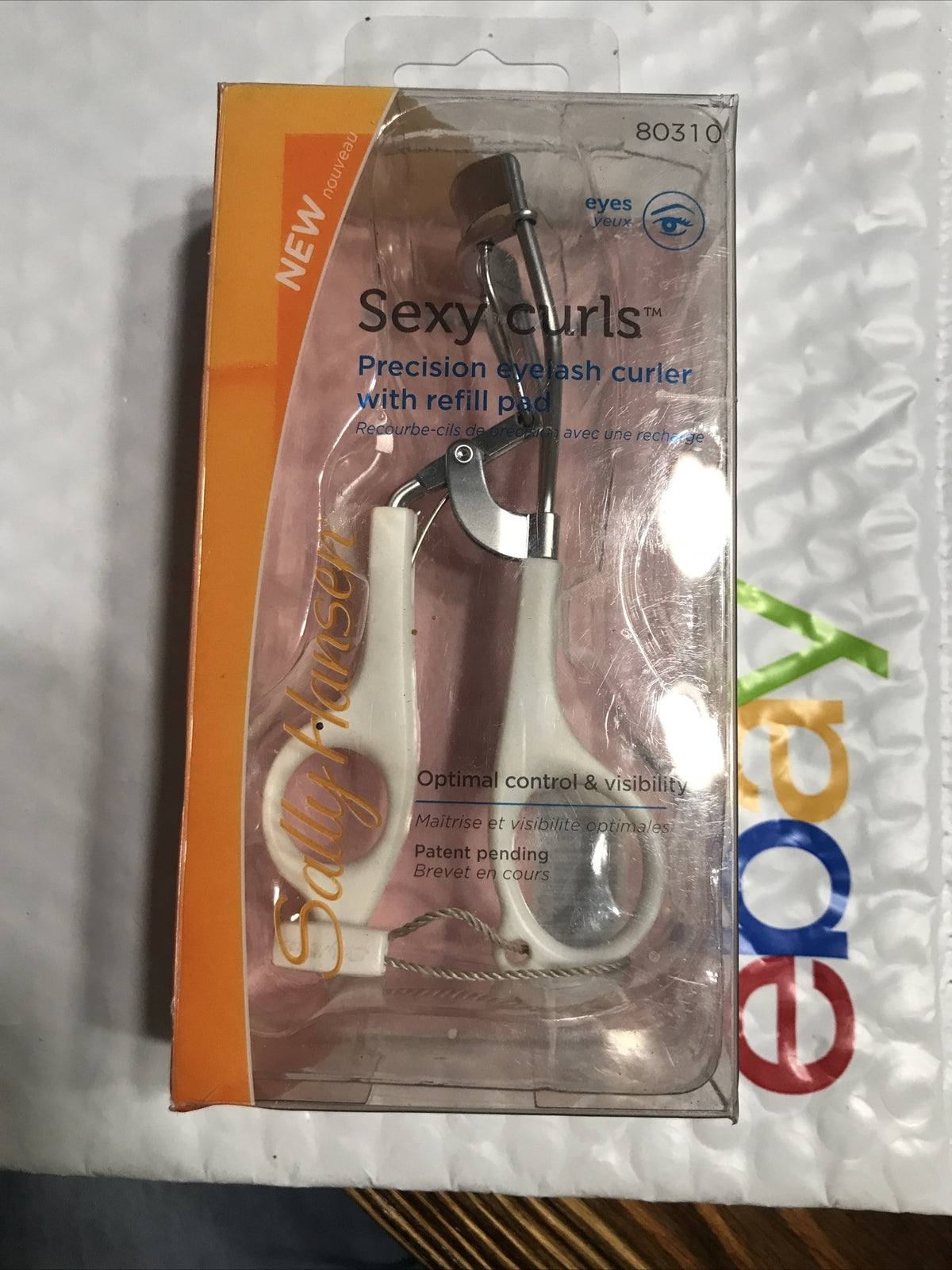 Eyelash Curler for Flirty, Lifted Lashes - No Refill Pad Included