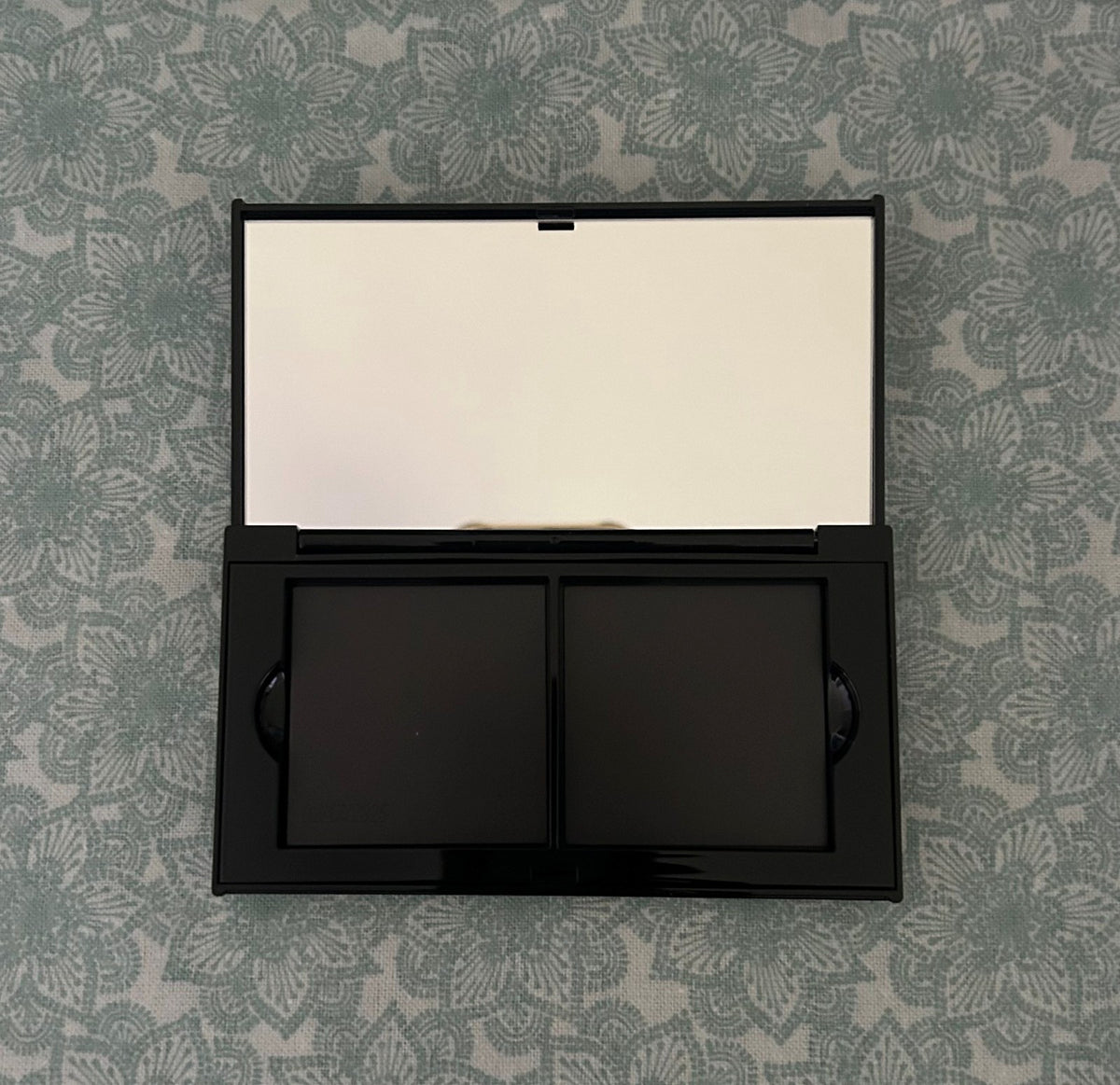 Unfilled Customizable Magnetic Makeup Palette - Perfect for DIY Eyeshadow & Face Makeup