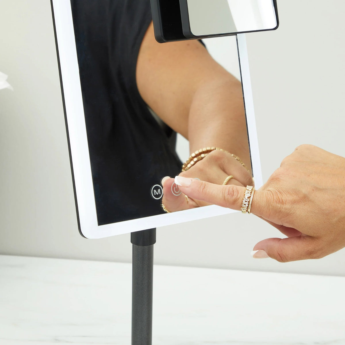 Adjustable LED Makeup Mirror with Dimmable Lights & 7x Magnification