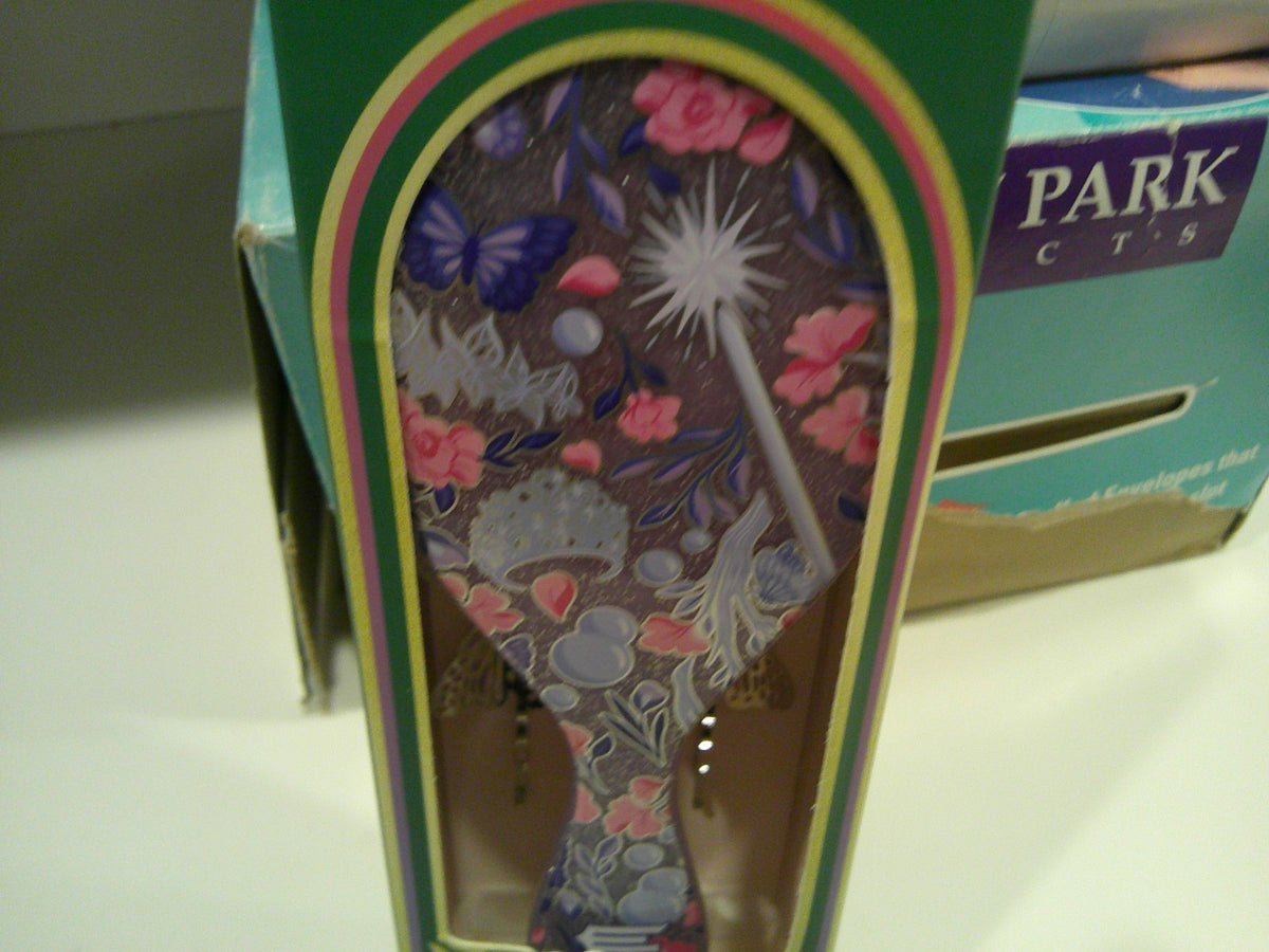 Wet Brush x Wicked “Glow With Glinda” Original Detangler + Butterfly