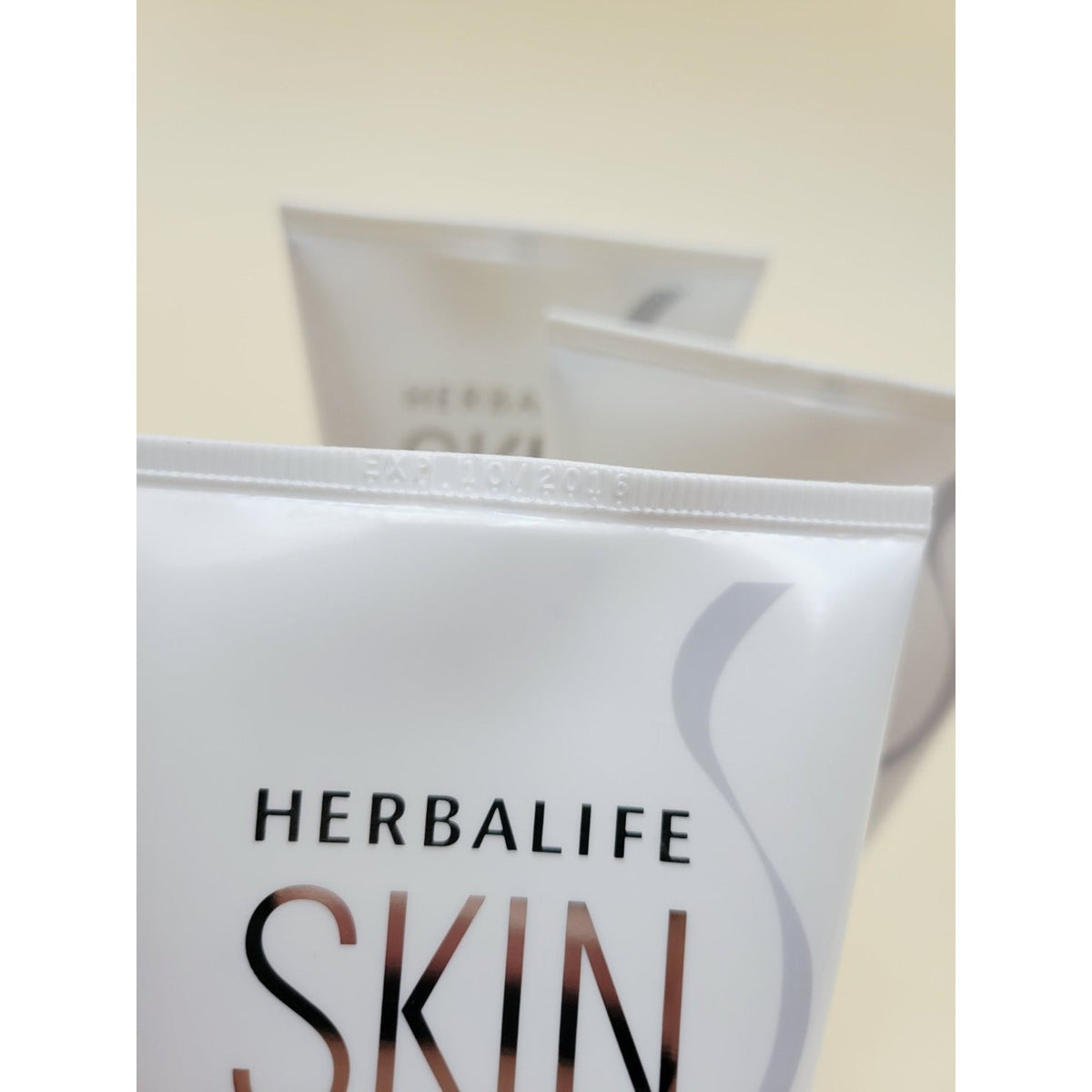 Vintage Herbalife SKIN Instant Reveal Berry Scrub 4.1 fl oz Lot 3