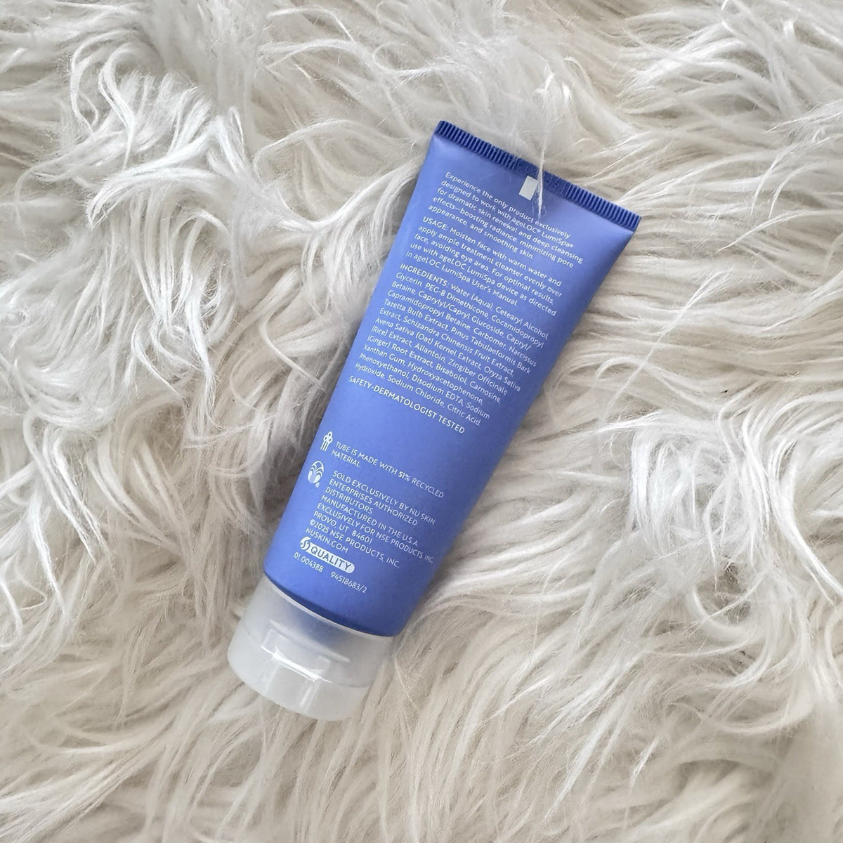 Sensitive Skin Facial Cleanser for Anti-Aging & Skin Care - Lumispa Treatment