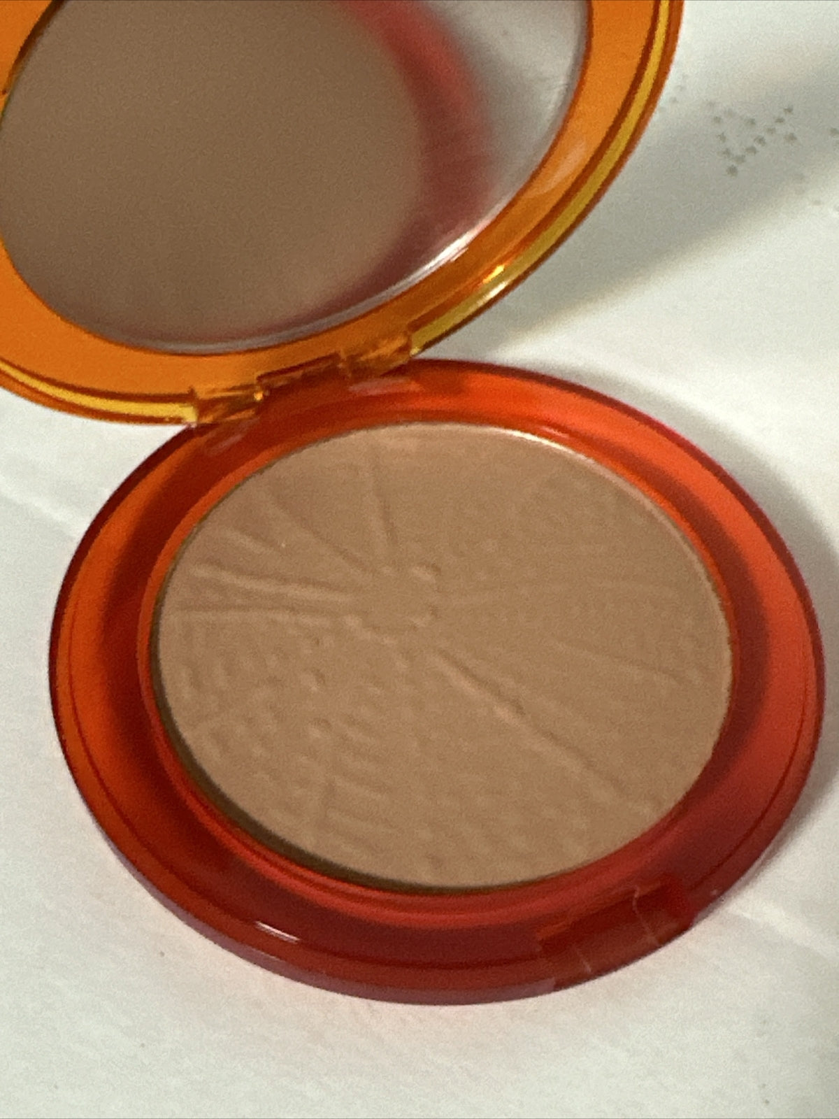 Clarins Bronzing Sun Powder Compact for Contour and Tanning