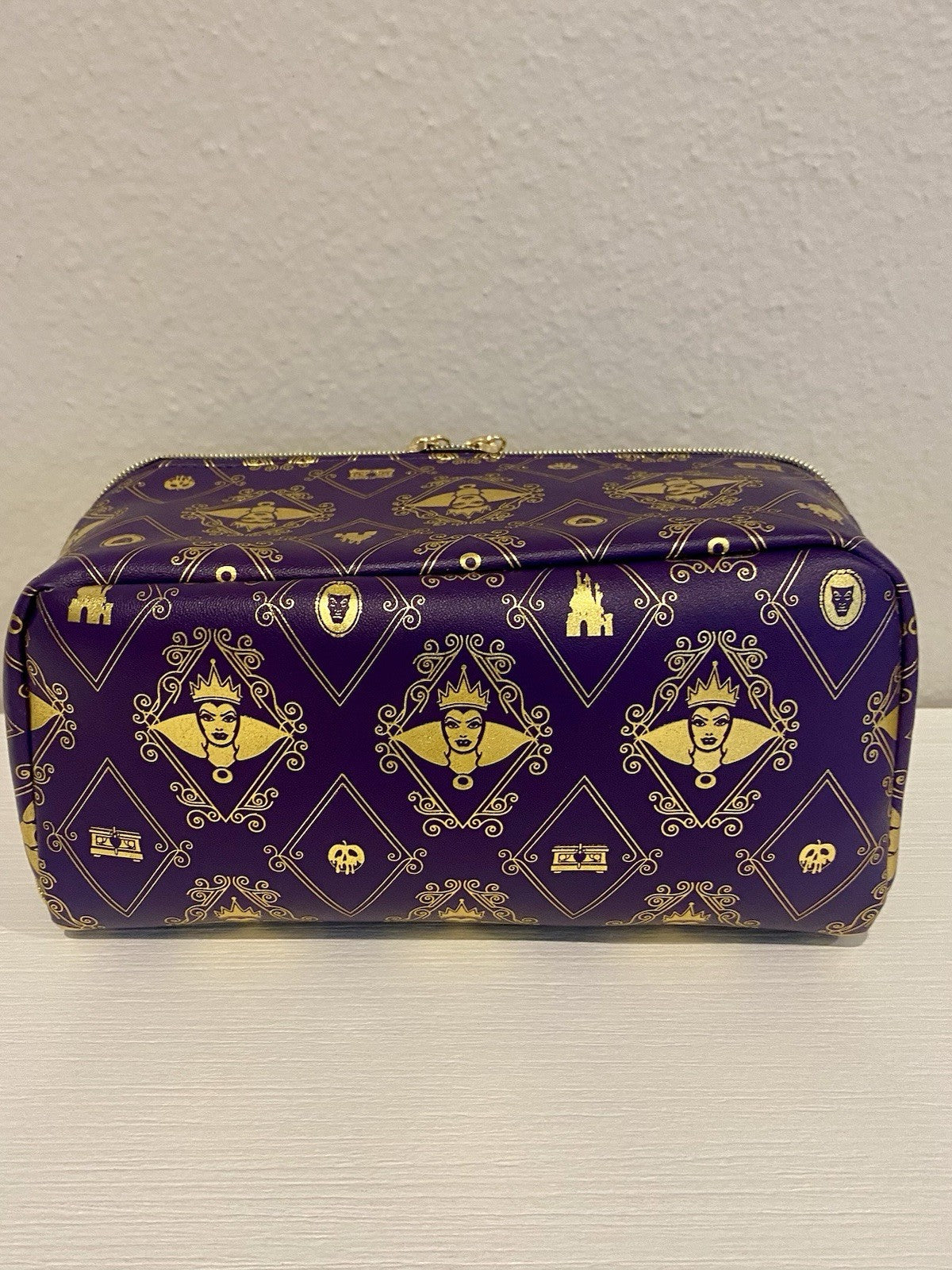 Villains Evil Queen Makeup Cosmetic Bag - Collection NEW