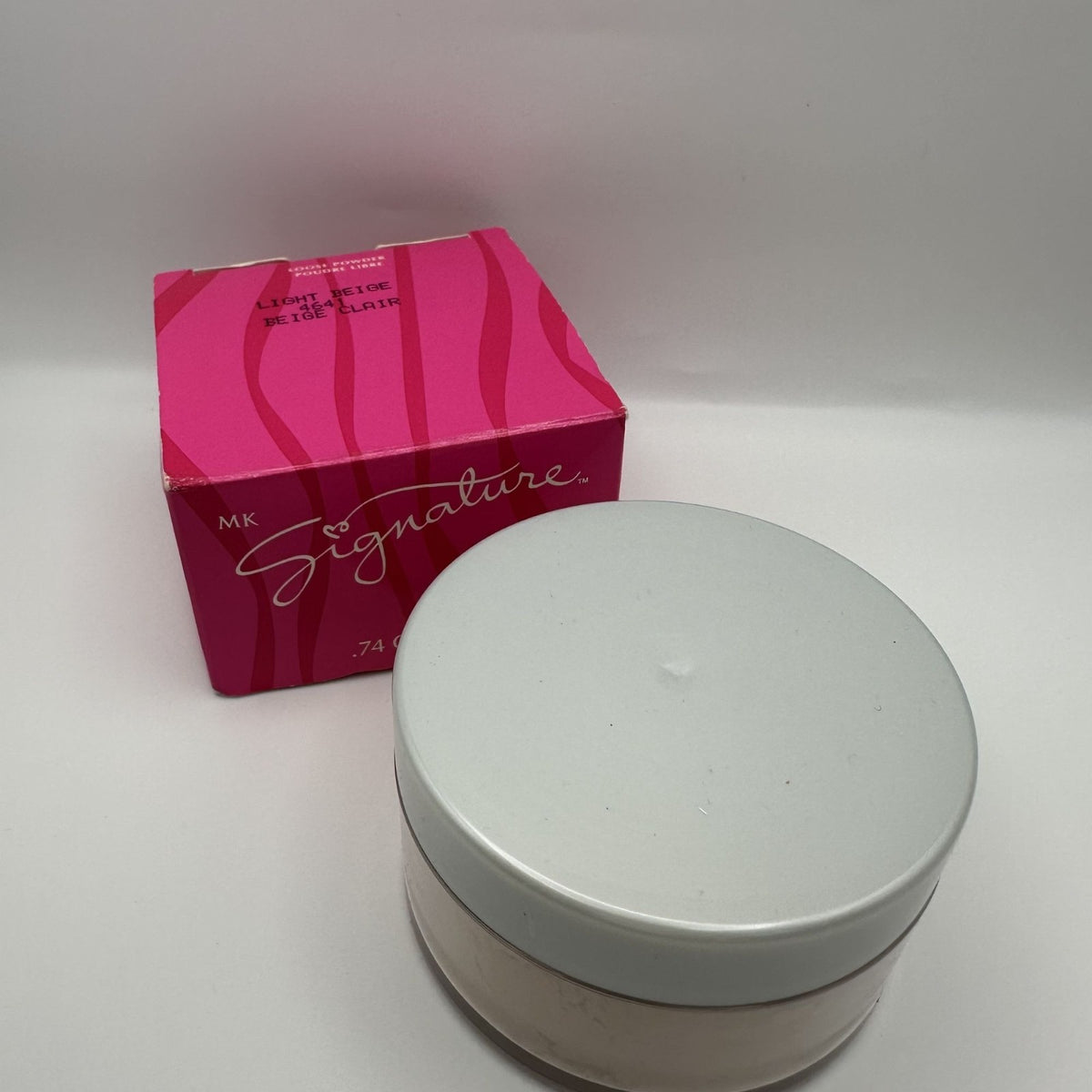 Loose Powder Light Beige 21g — Translucent Finish, MK Signature