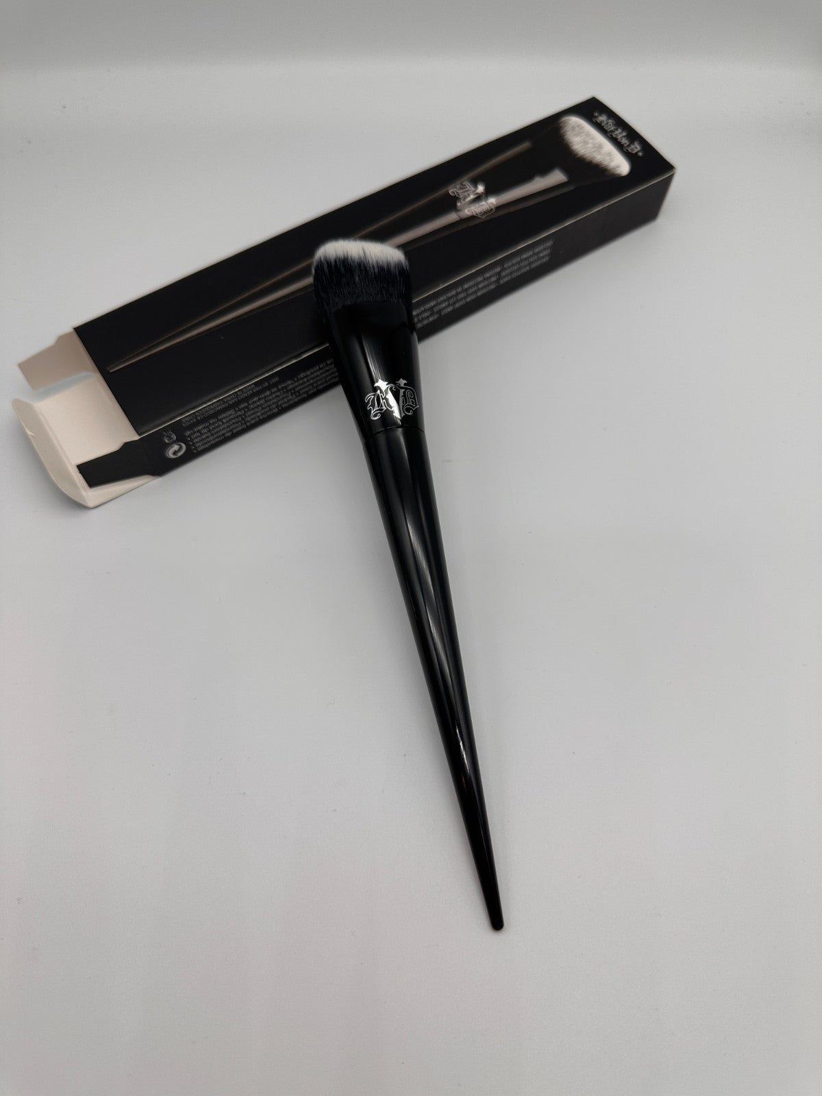 Foundation Brush #10 for Liquid & Powder Makeup - Professional Makeup Tool