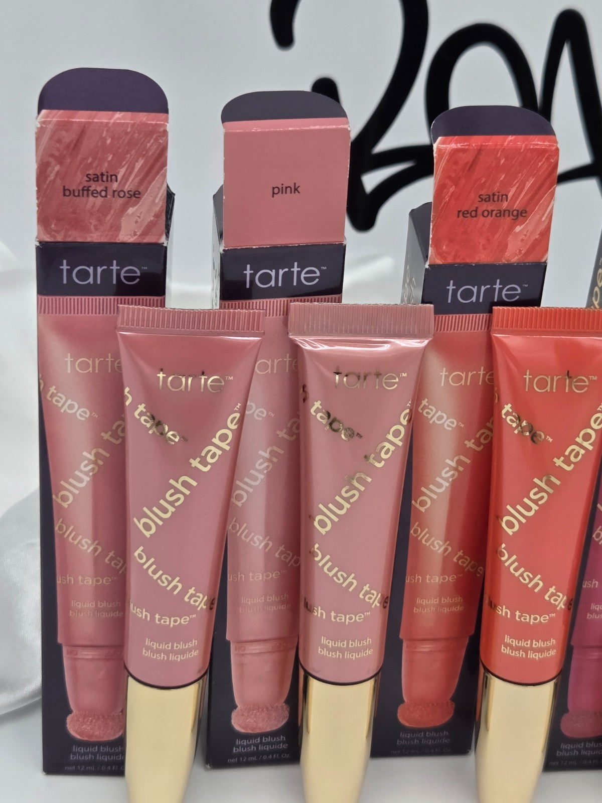 Liquid Blush Tape Full Size – 0.4 oz / 11.3 g (Shade Conf. Varies)