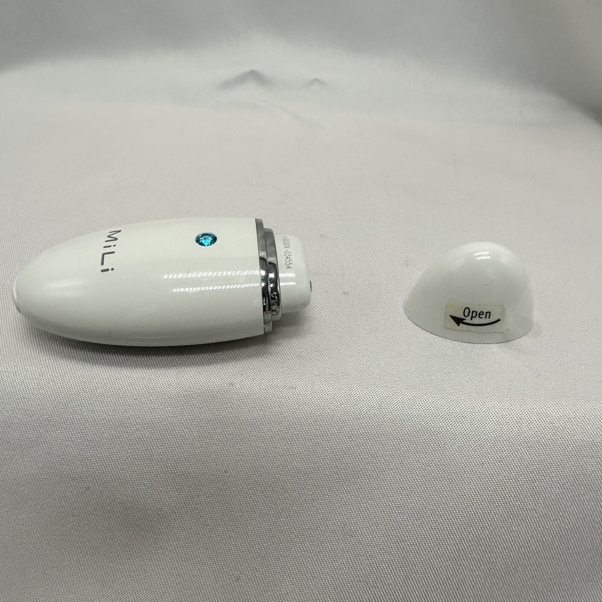 Smart Skin Moisture Detector Digital Analyzer with Bluetooth App