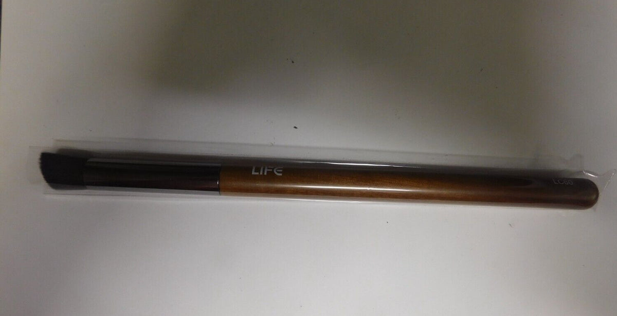 Angled Detailing Makeup Brush - Vegan Cosmetic Tool for Precise Application