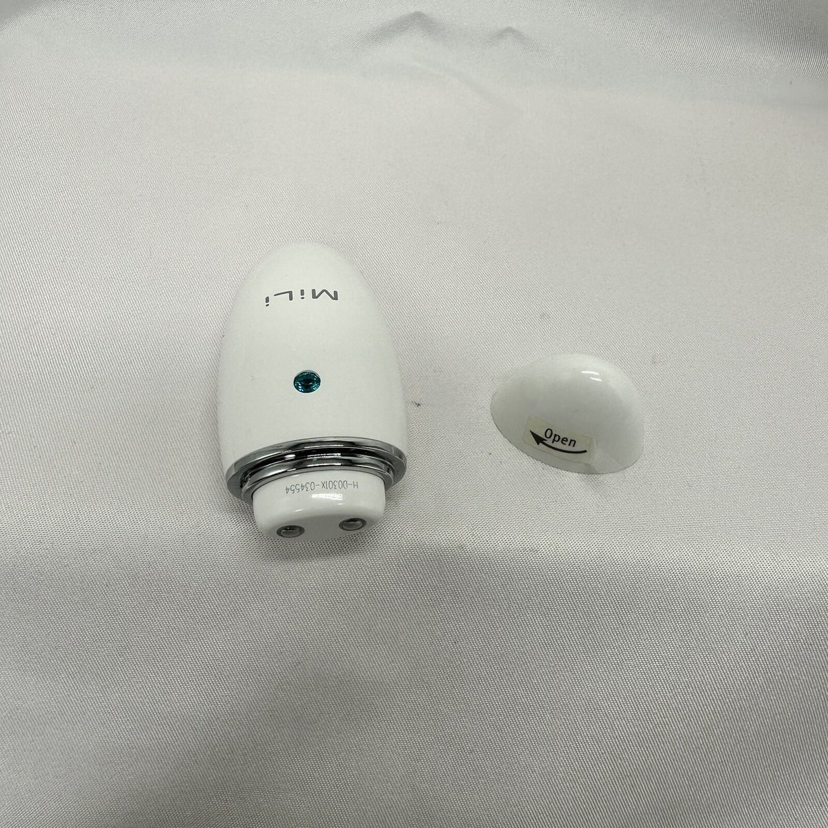 Smart Skin Moisture Detector Digital Analyzer with Bluetooth App