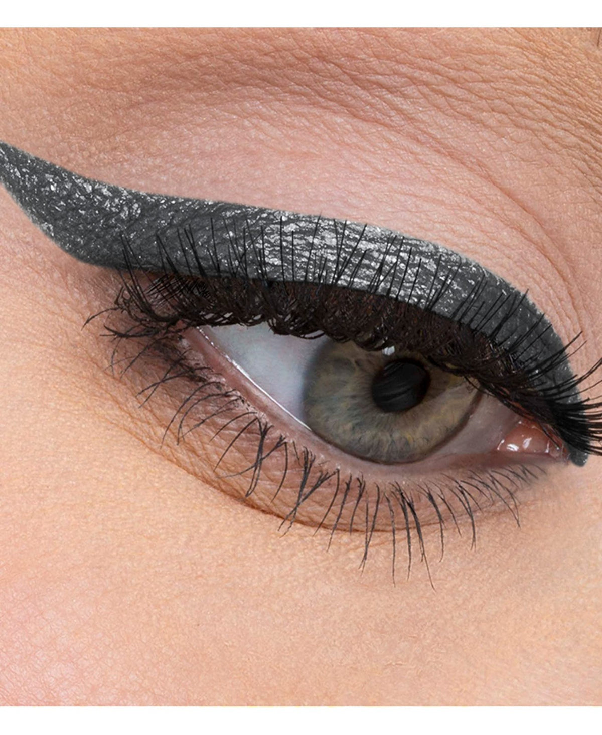 Waterproof Eyeliner Pencil - Long-Lasting, Smudge-Resistant, Charcoal