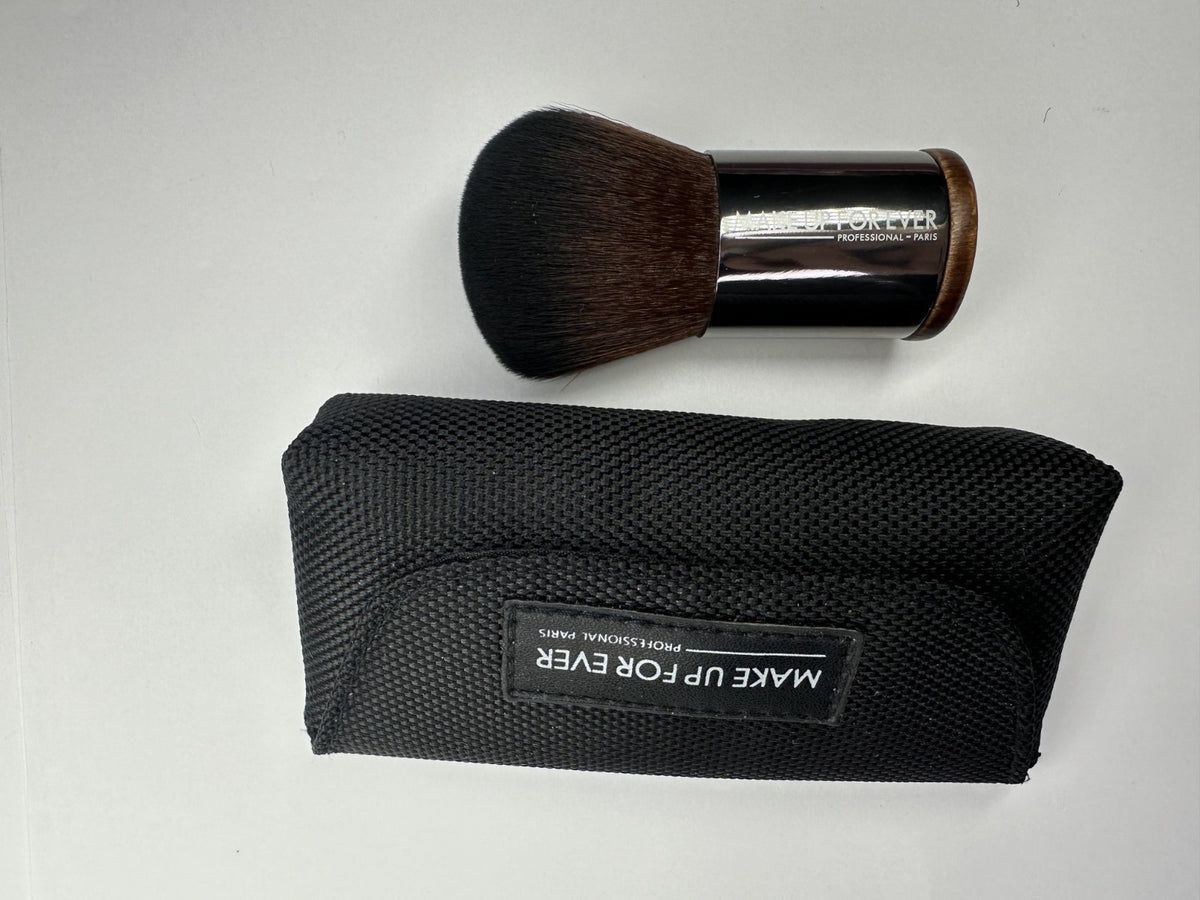 Large Kabuki Brush with Case - Makeup Brush for Face & Powder