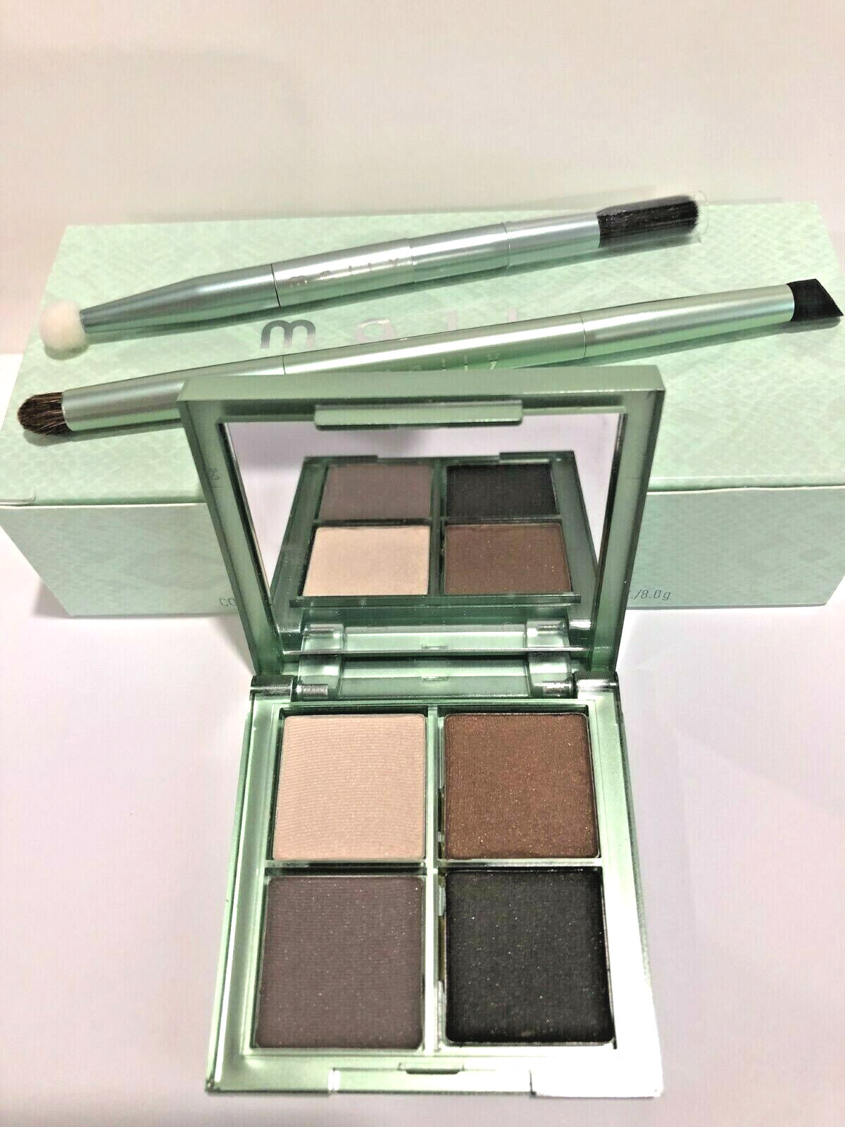 Eyeshadow Quad Kit with 2 Brushes - Eye Makeup Set for Precision & Color