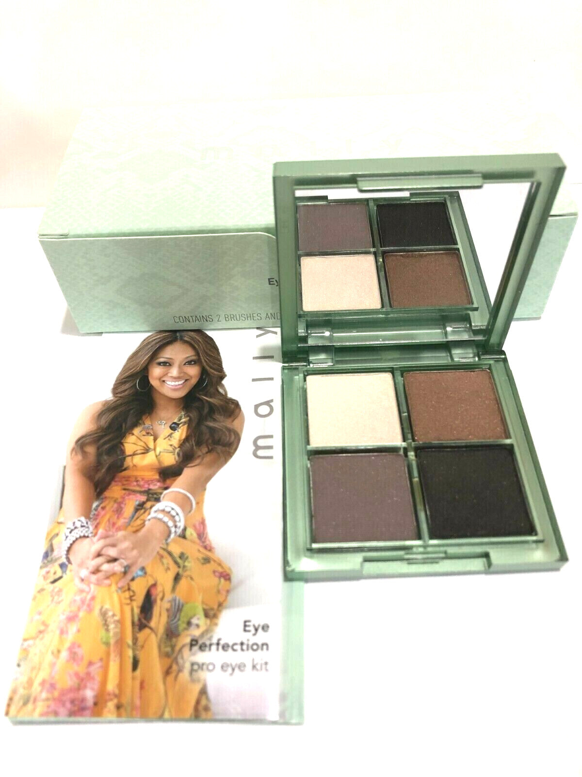 Eyeshadow Quad Kit with 2 Brushes - Eye Makeup Set for Precision & Color