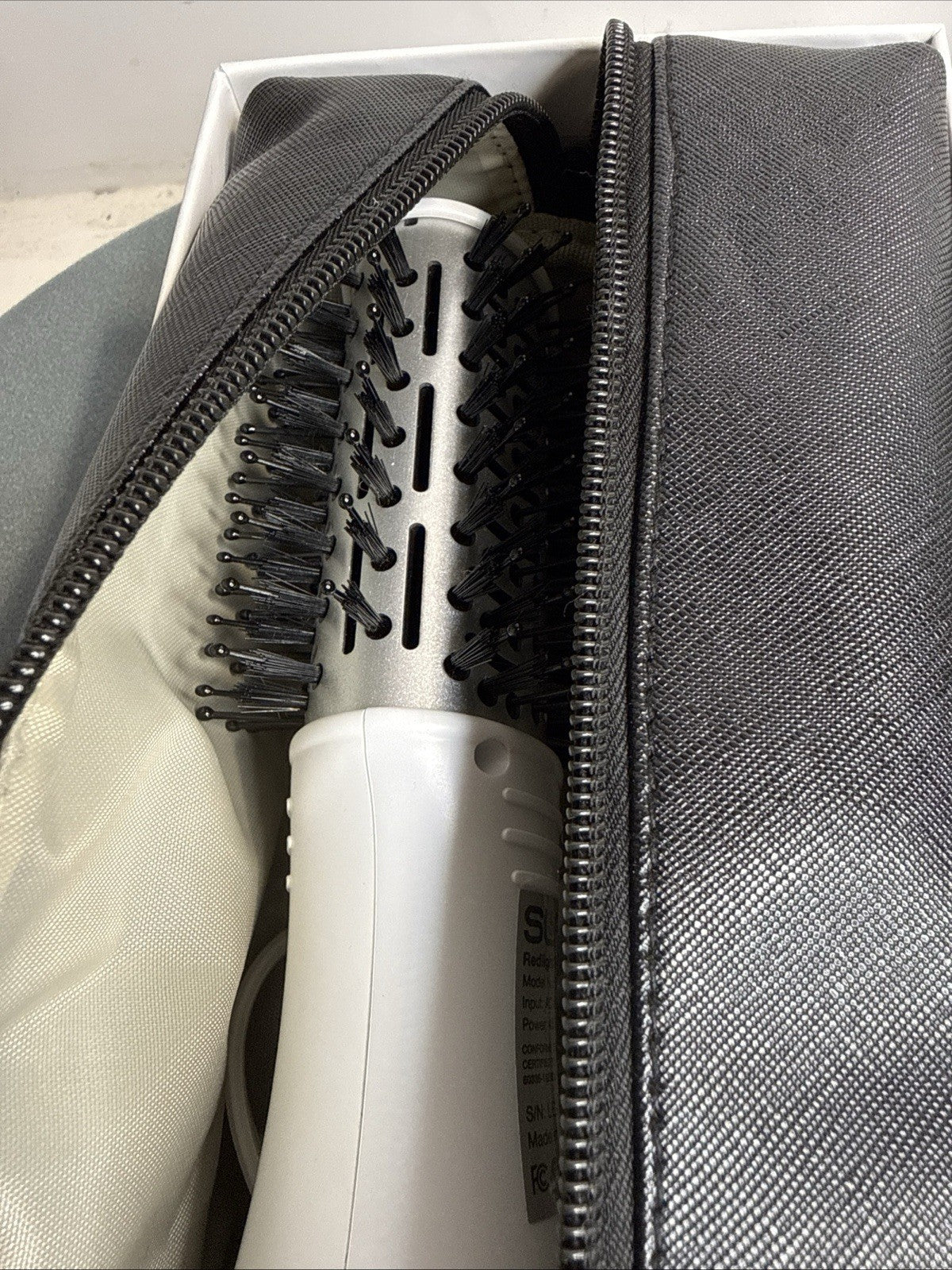 Red Light Therapy Travel Hair Brush Dryer - Skin & Hair Care Device