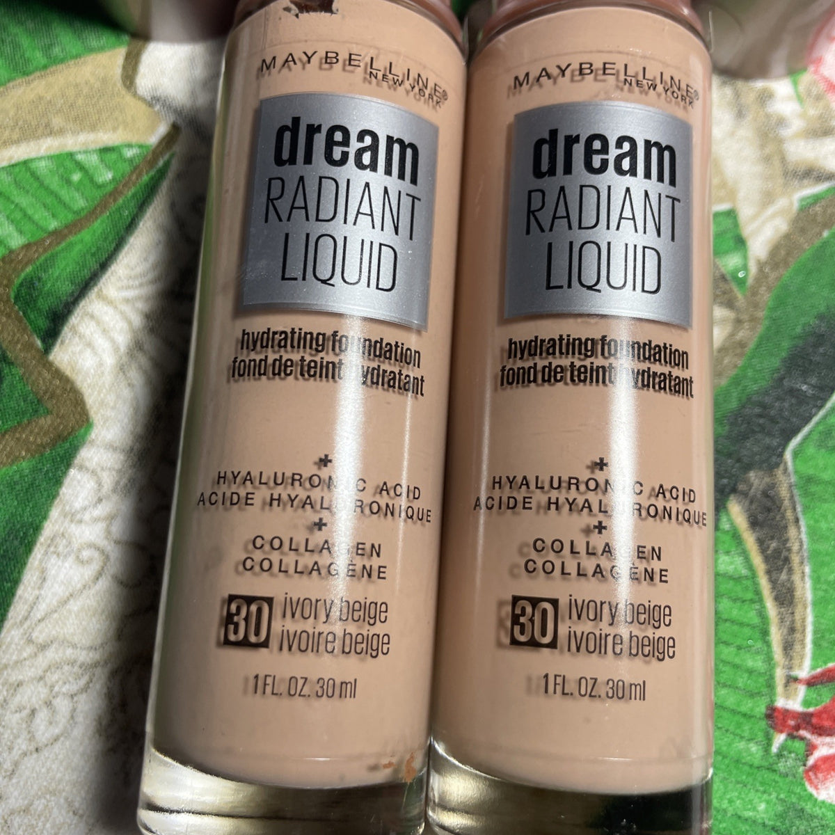 Maybelline Dream Radiant Hydrating Foundation Ivory Beige - New, Broken Seal