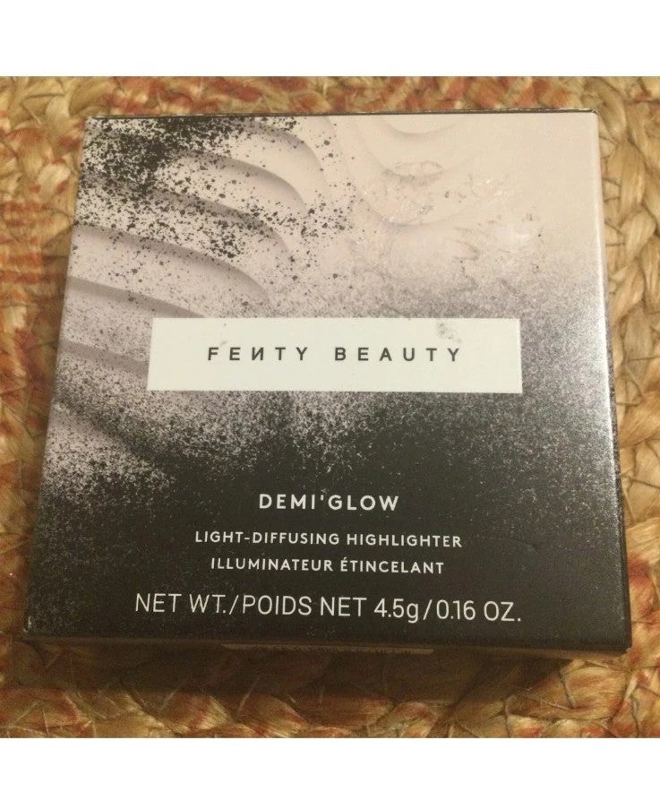 Fenty Beauty Demi Glow Light Diffusing Highlighter - Shade 01 Pretty Purlz