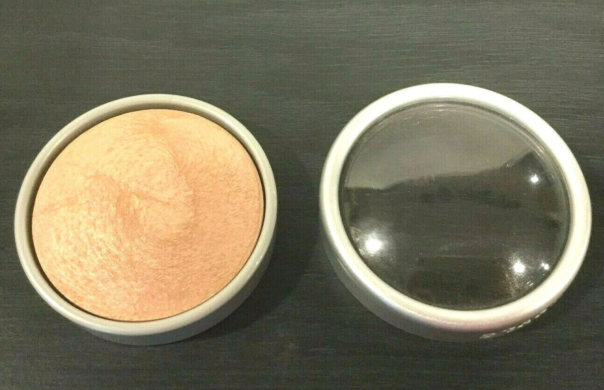 Illuminating Finishing Pressed Powder in Gold, Rose Gold & Bronze - 9g