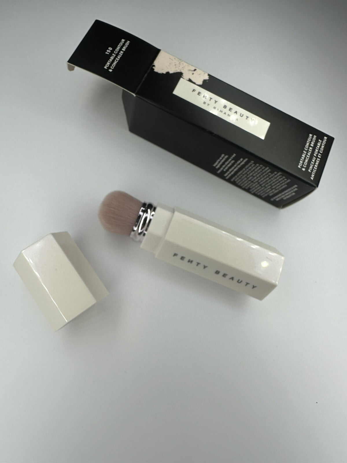 Contouring Concealer Brush - Portable Makeup Tool for Face & Details
