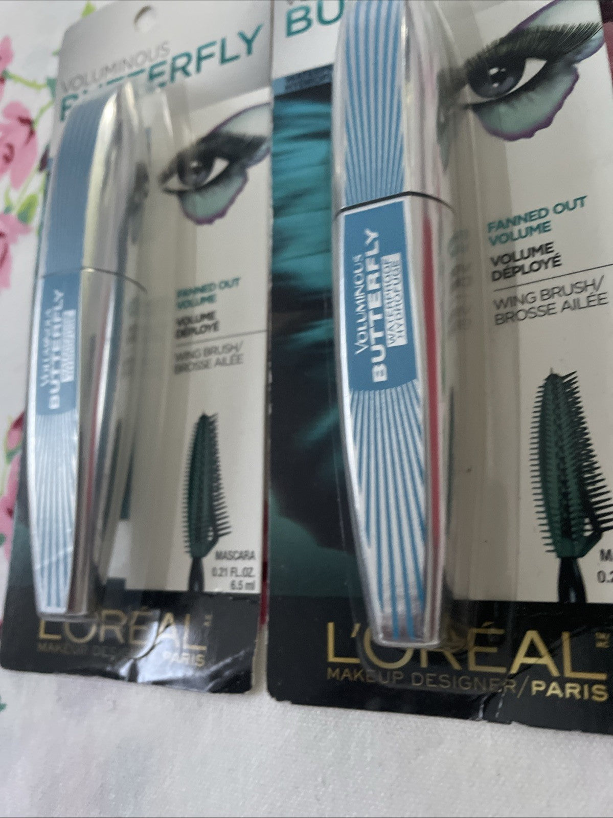 Volumizing Waterproof Mascara - Fanned Out Lash Effect, 870 Black