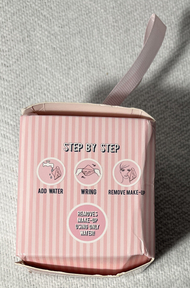 Reusable Pink Makeup Remover Cloth - Gentle & Eco-Friendly Facial Pad
