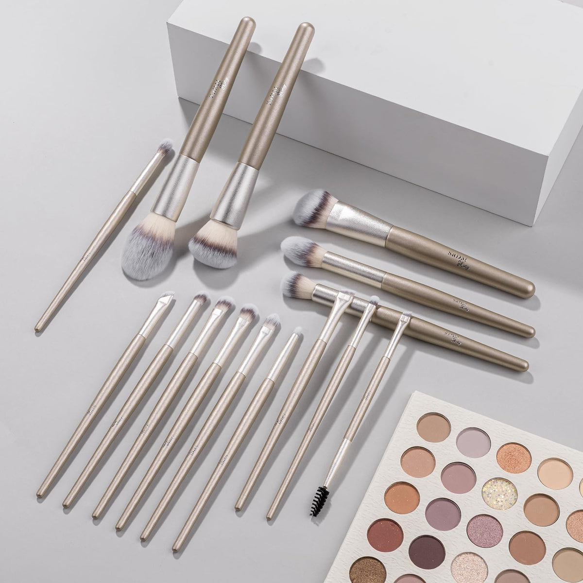 15-Piece Vegan Makeup Brush Set with Foundation, Eyeshadow, Blush & Eyeliner Tools