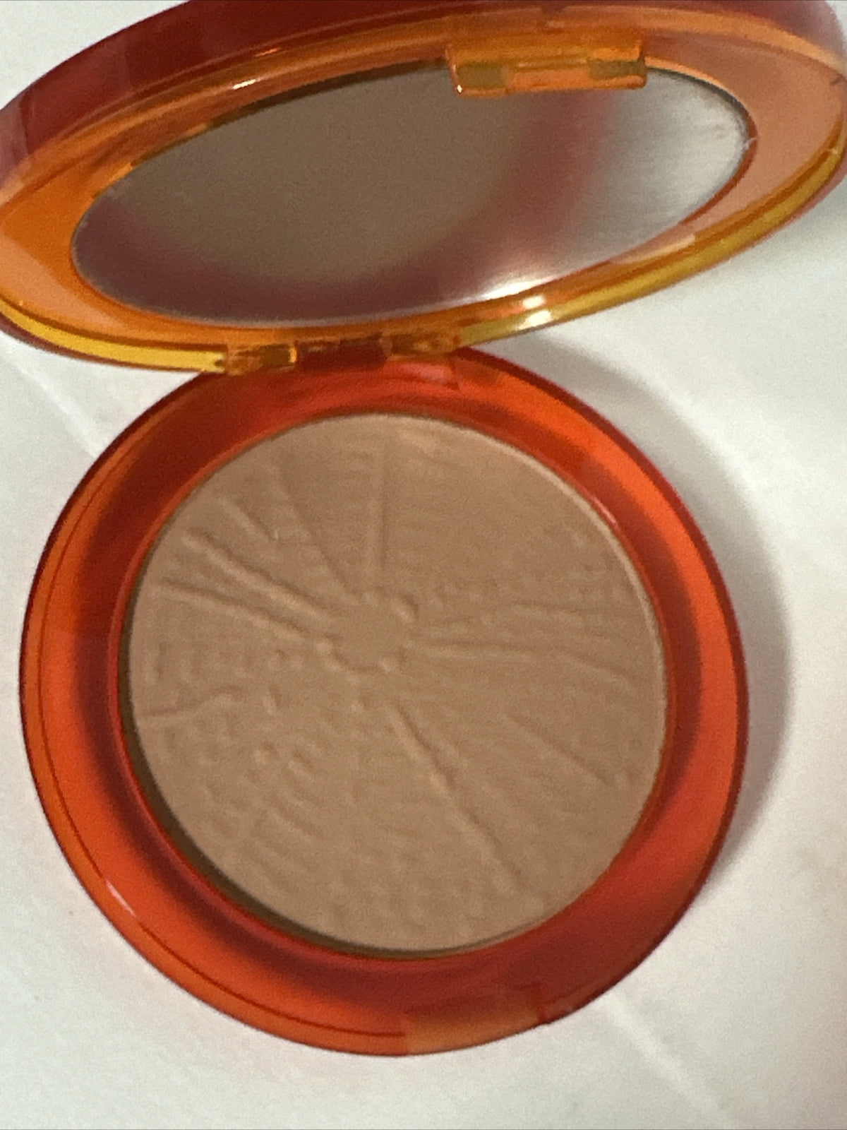 Clarins Bronzing Sun Powder Compact for Contour and Tanning