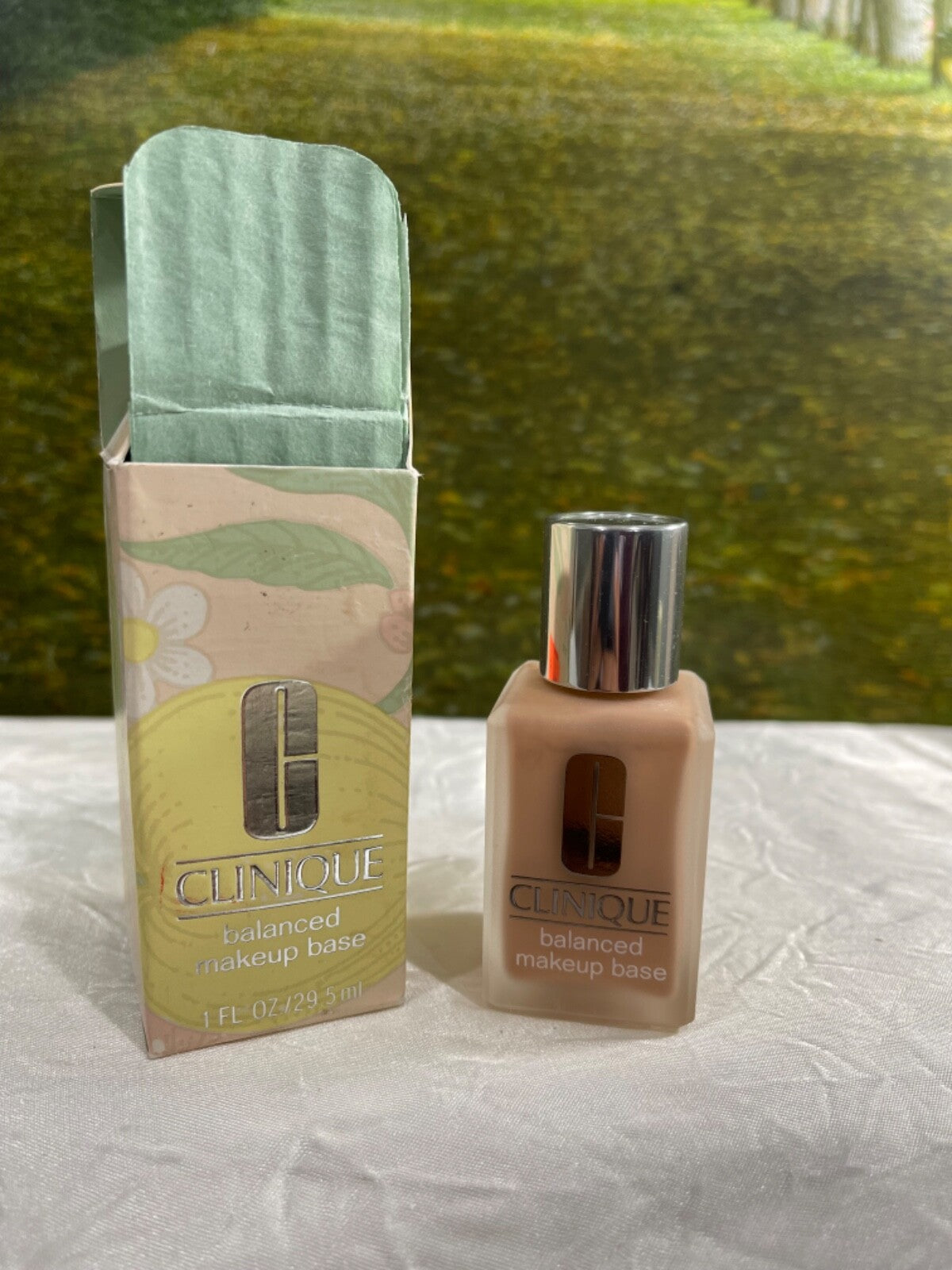 Clinique Balanced Makeup Base 1 fl oz in 16 Warmer - New with Box