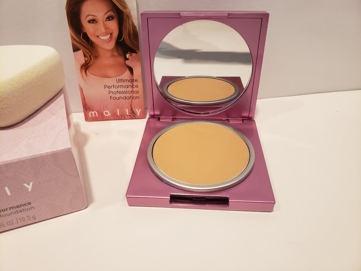 Professional Face Foundation - Fair Shade with Sponge - Ultimate Performance Makeup