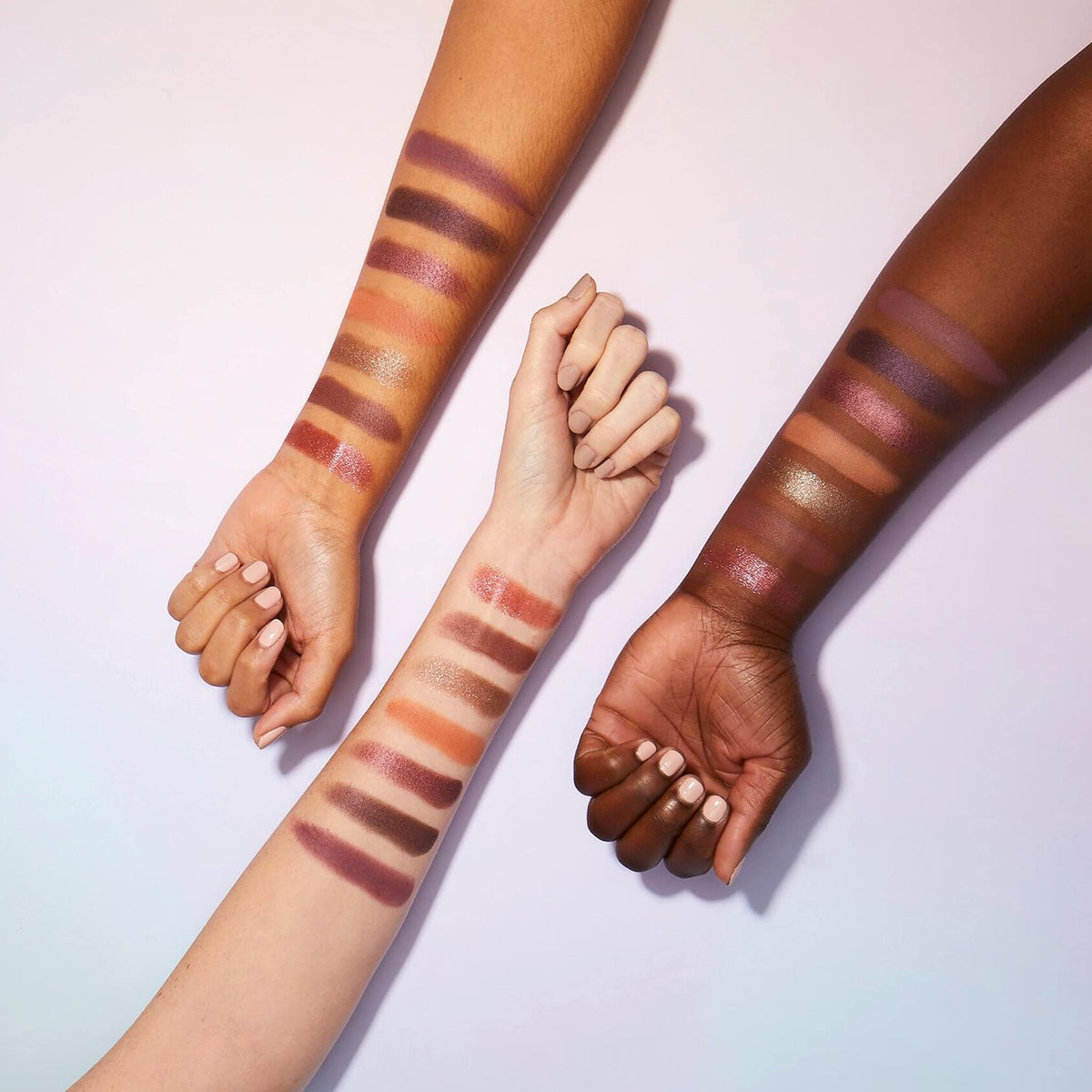 Animal-Inspired Eyeshadow Palette with 28 Colors - Matte, Shimmer, Glitter for Creative Makeup