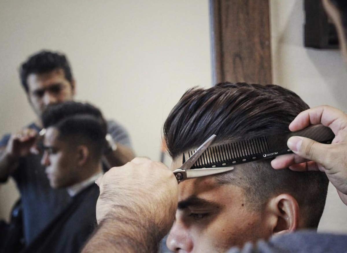Black Carbon Hair Cutting Comb - Anti-Static & Heat Resistant for Professionals